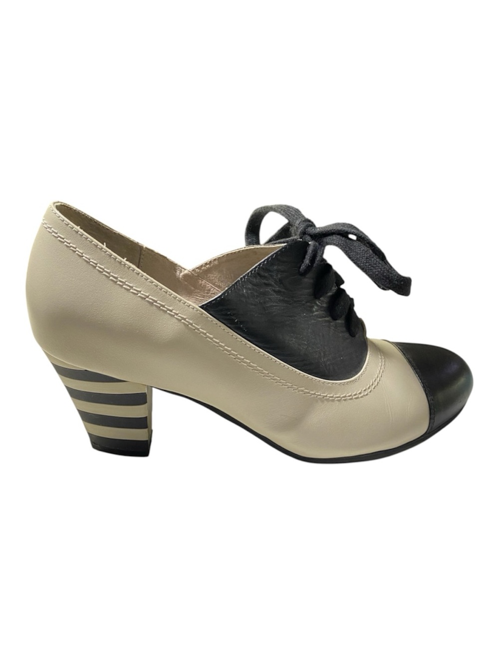 Lola Ramona Shoes Size 9.5/ 40 Cream Black Oxford Lace Ups Vintage Retro